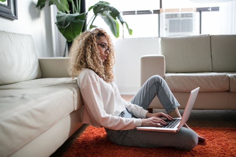 Photo remote work mental health