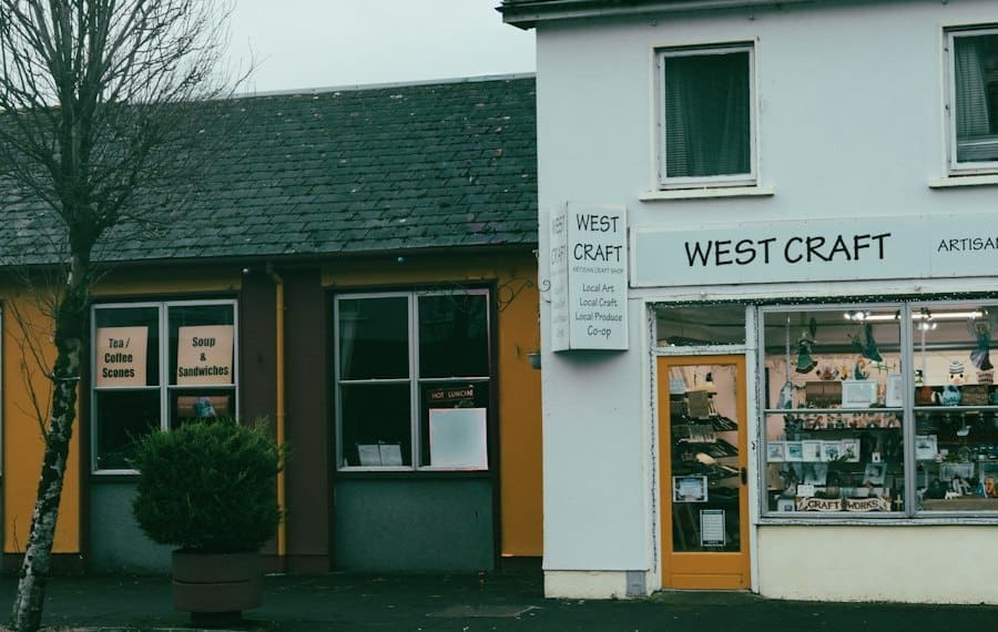 Photo Irish crafts pottery weaving woodturning