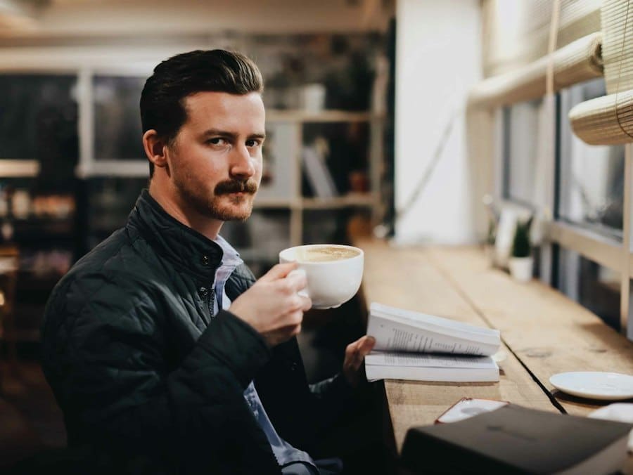 Photo working from cafe etiquette tips