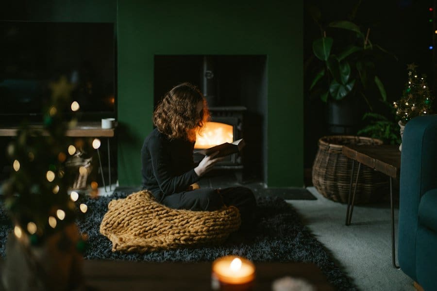 Photo winter work from home energy saving tips