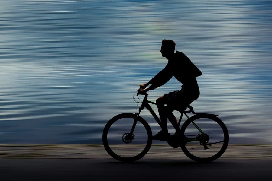 cycling to work - Cycling to Work: The Health and Money Benefits